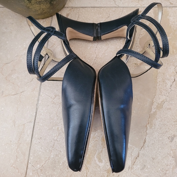 DOLCIS Navy Heels - Picture 5 of 9